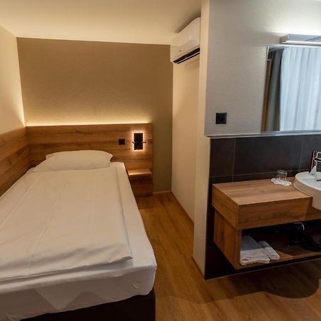 Ziegelhuesi Hotel, Stettlen Bei Bern Exterior foto